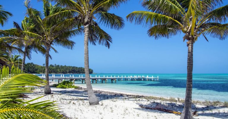 Belize Weather Guide 2025: Best Time to Visit & Avoid Crowds