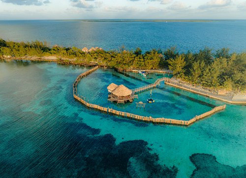Thatch Caye Resort