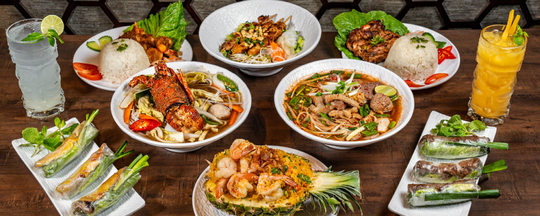 Casual Cafés & Local Diners: $5–$12 USD Per Meal