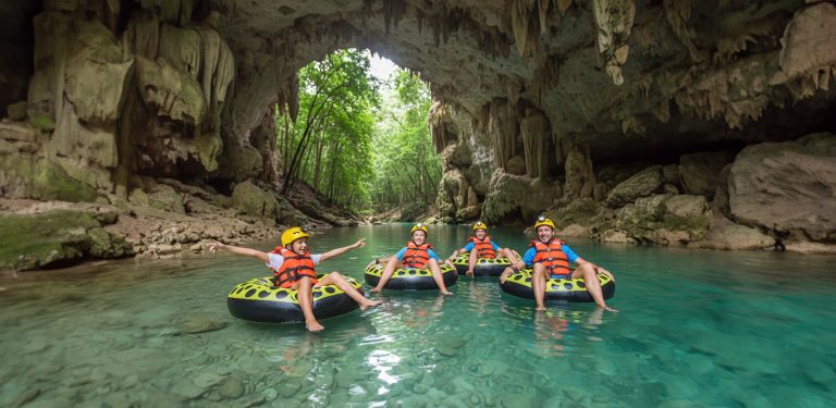Family-Friendly Tours to Book in February in Belize