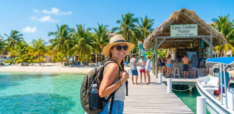 Solo Traveler’s Guide to Belize’s Dry Season: Budget Stays, Safe Spots & Island Escapes