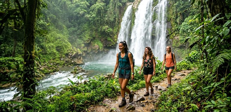 5 Scenic Waterfall Hikes That Shine in April’s Wet Conditions